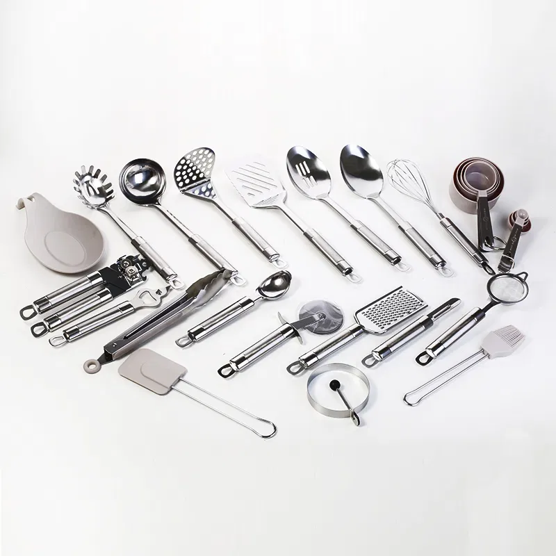 مقارنة بين أدوات الطبخ: الستانلس ستيل أم الألمنيوم؟